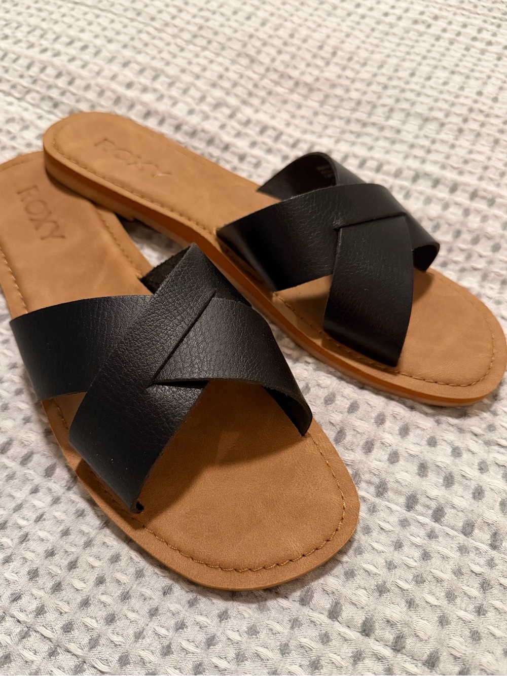Women’s New Roxy Sandals, Black, Sz. 9, Nice!!